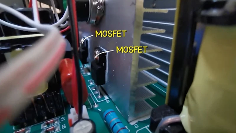 thermal conductive insulating film for MOSFET